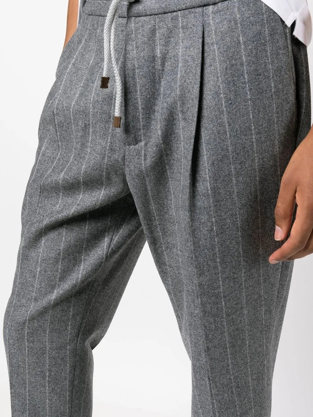 BRUNELLO CUCINELLI MEN'S GRAY PINSTRIPE DRAWSTRING TROUSERS