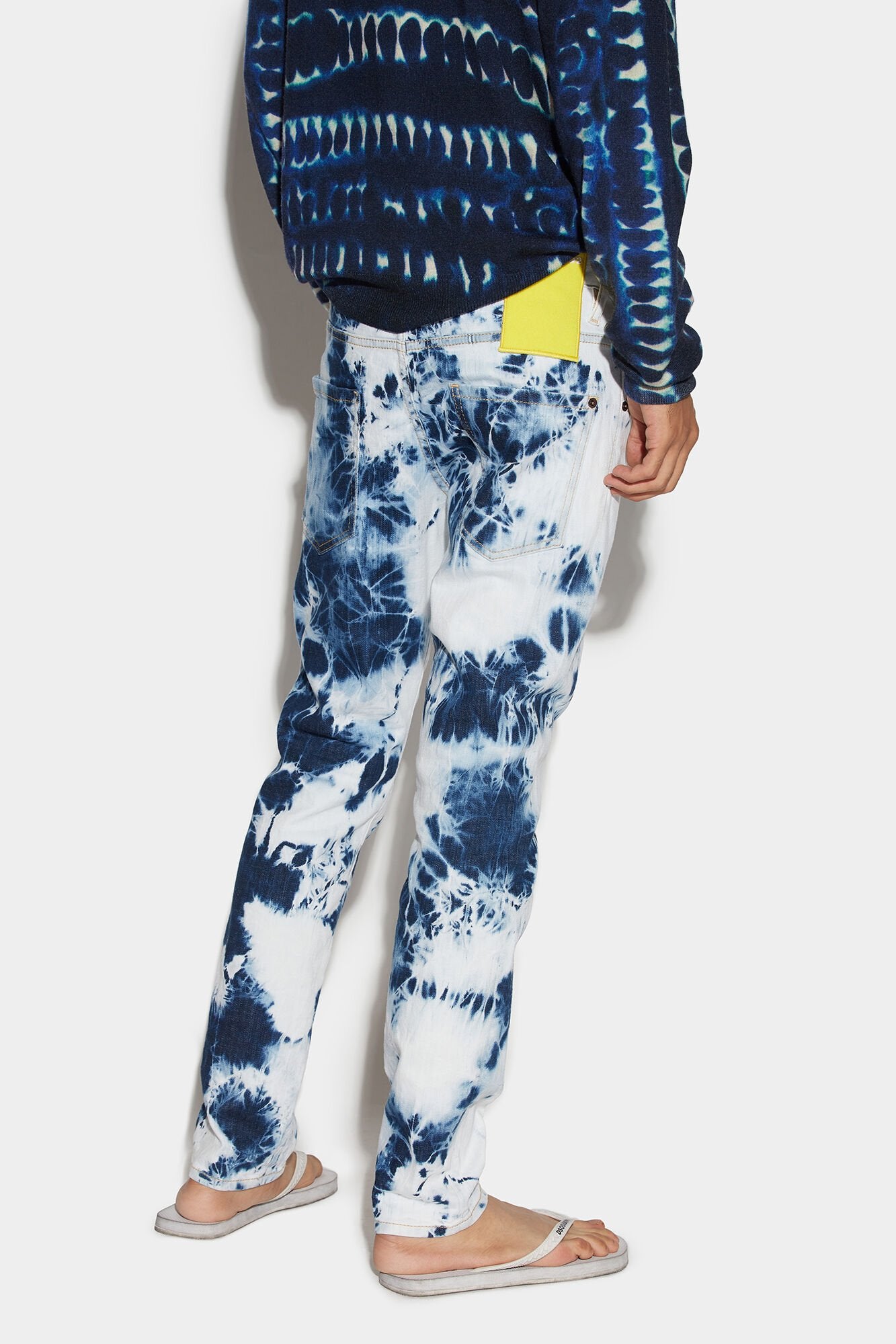 DSQUARED2 MEN'S WHITE TIE-DYE DENIM TROUSERS