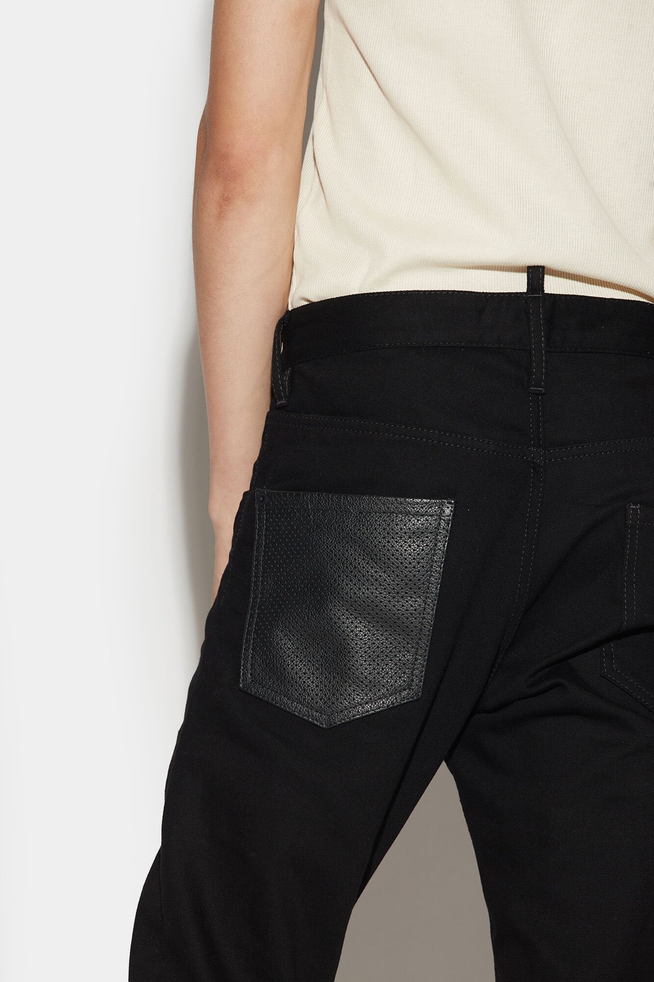 DSQUARED2 MEN'S BLACK TROUSERS WITH BOLD LETTERING