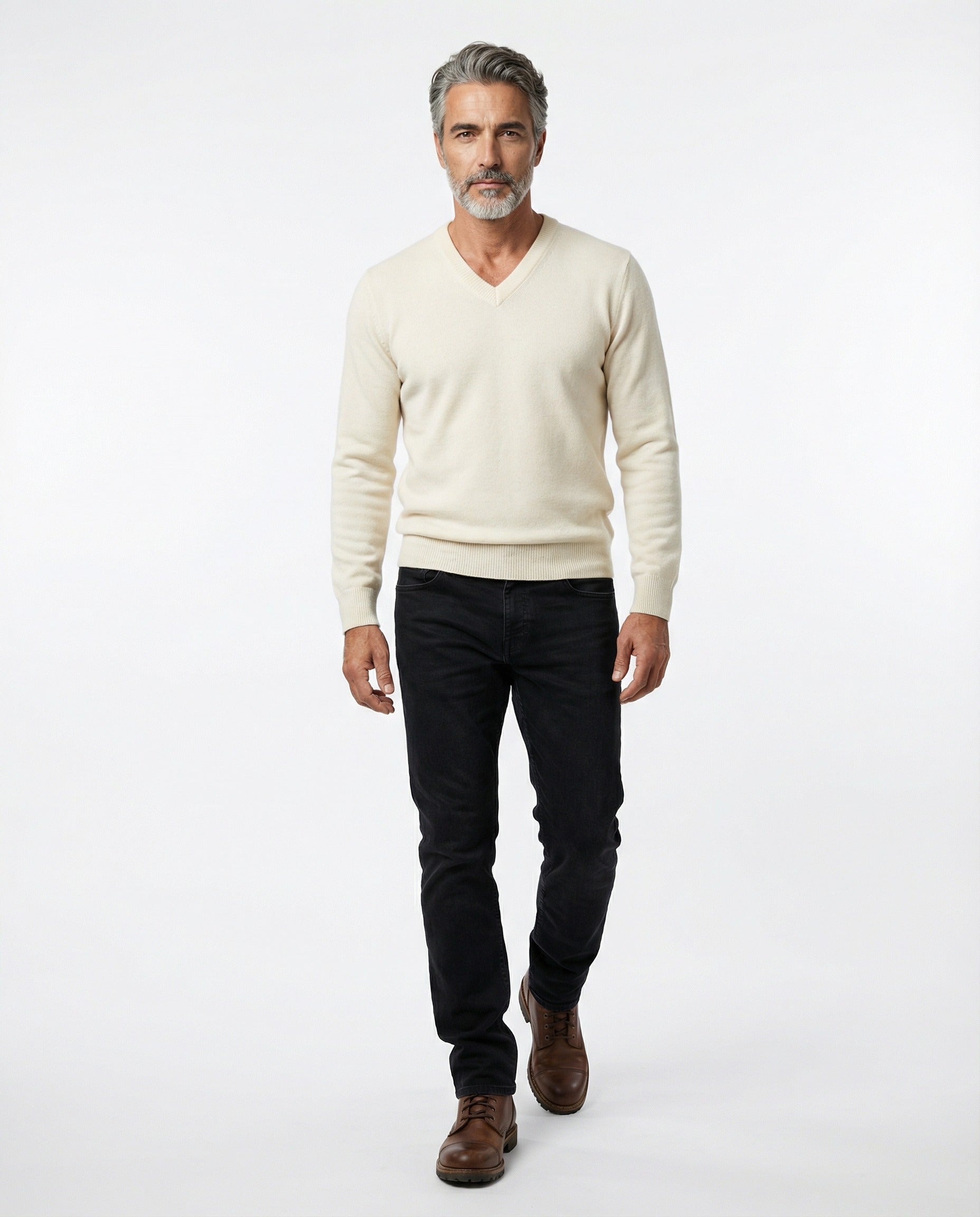 BRUNELLO CUCINELLI MEN'S IVORY CASHMERE V-NECK SWEATER